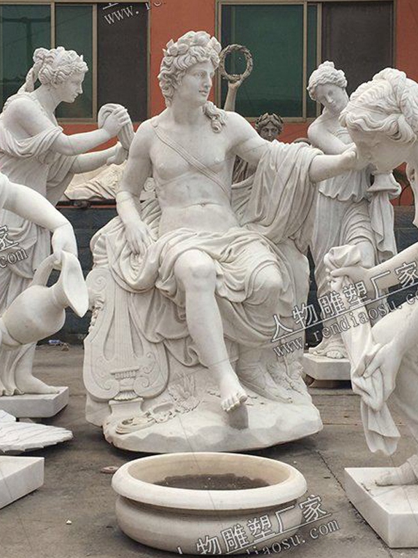 阿波罗沐浴石雕塑